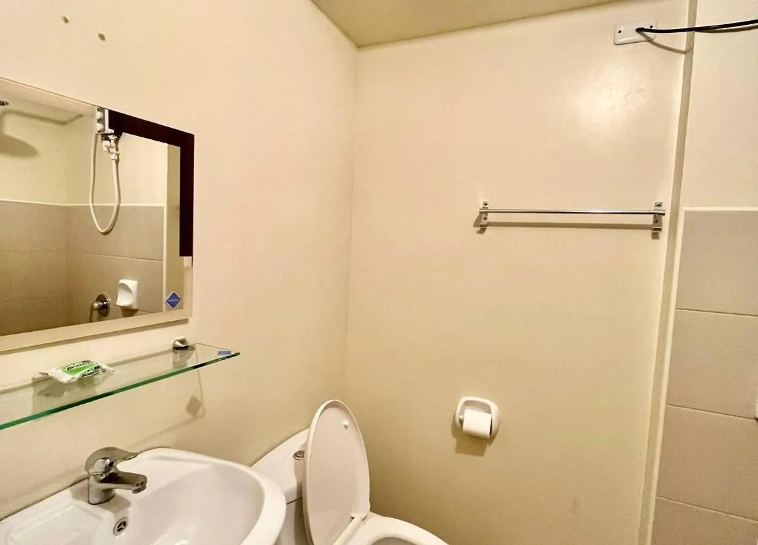 Avida Towers Condo Near Peoples Park And Roxas Night Market Davao City 0*,  필리핀